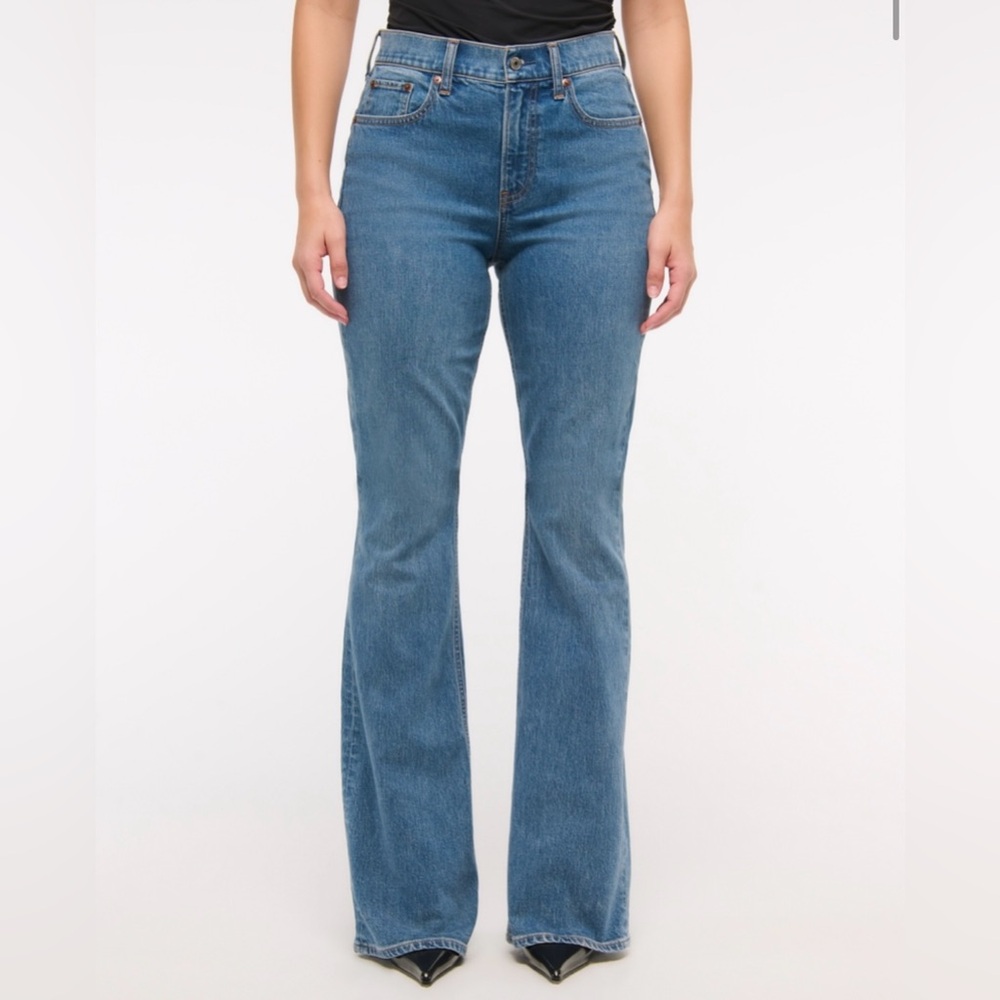 NWT Abercrombie Curve Love Mid Rise Bootcut Jean